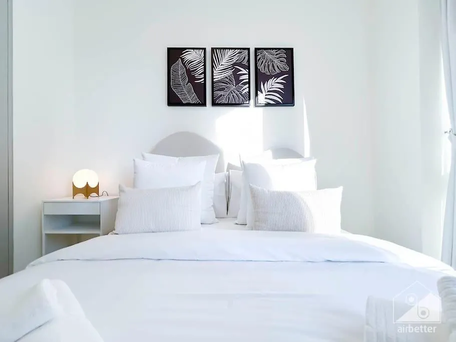 Luxury & Elegance In Downtown Fountain Views Apartment Dubai