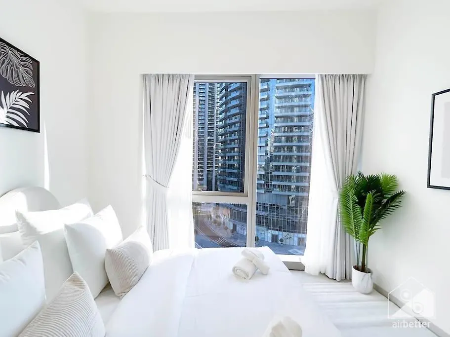 Luxury & Elegance In Downtown Fountain Views Apartment Dubai