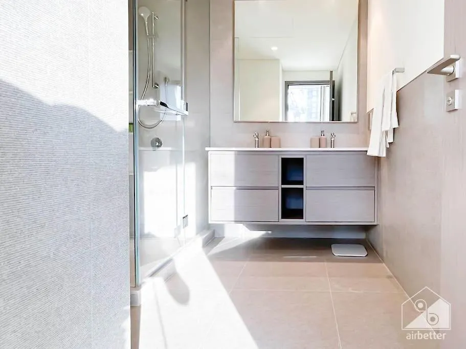 Luxury & Elegance In Downtown Fountain Views Apartment Dubai